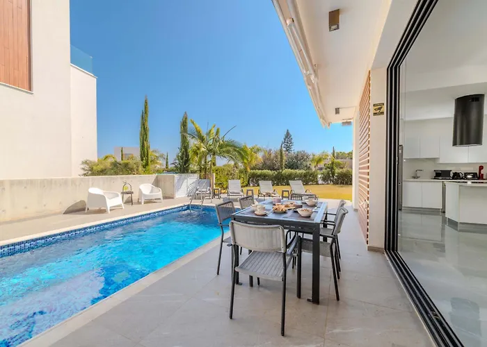 ヴィラ By The - Aura プロタラス