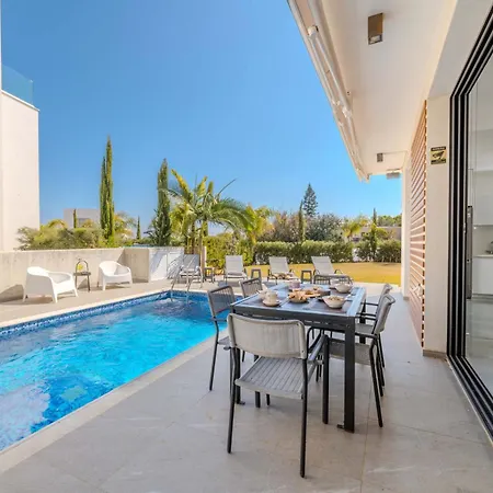 Villa By The - Aura Protaras